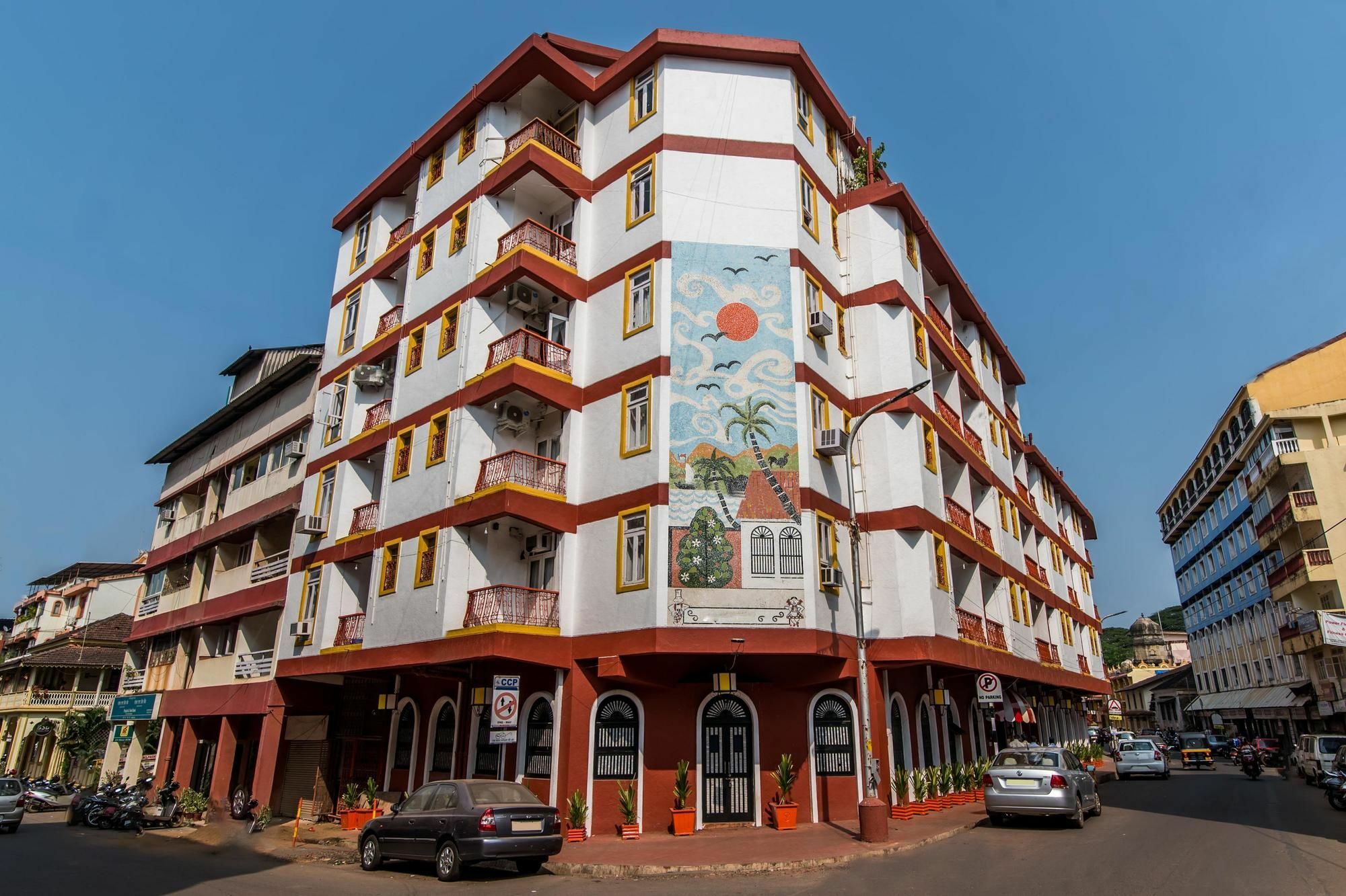 Oyo 10241 Hotel Mayfair Goa Exterior foto